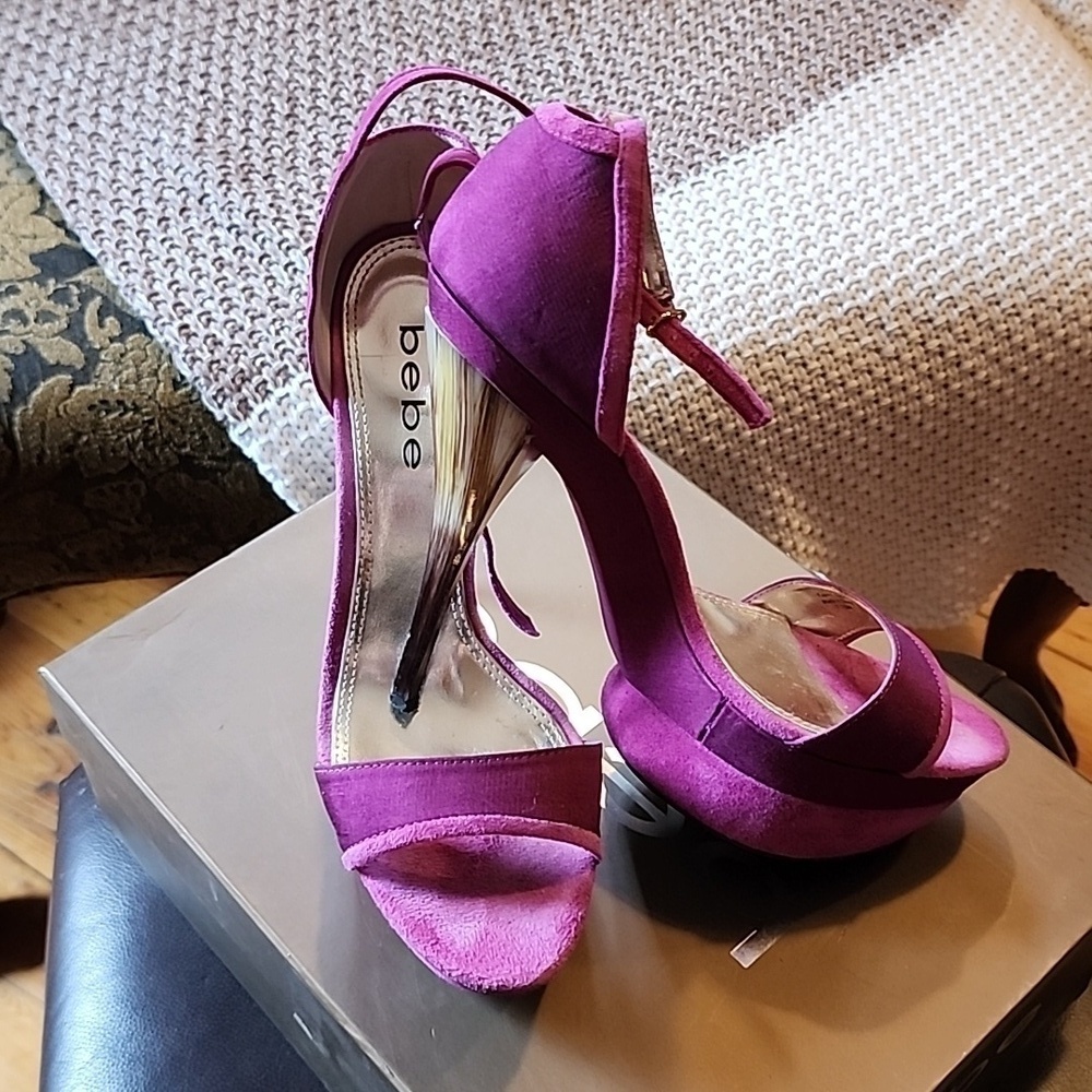 BEBE fushia pink fabric and suede 5.5 inch heels size 7.5